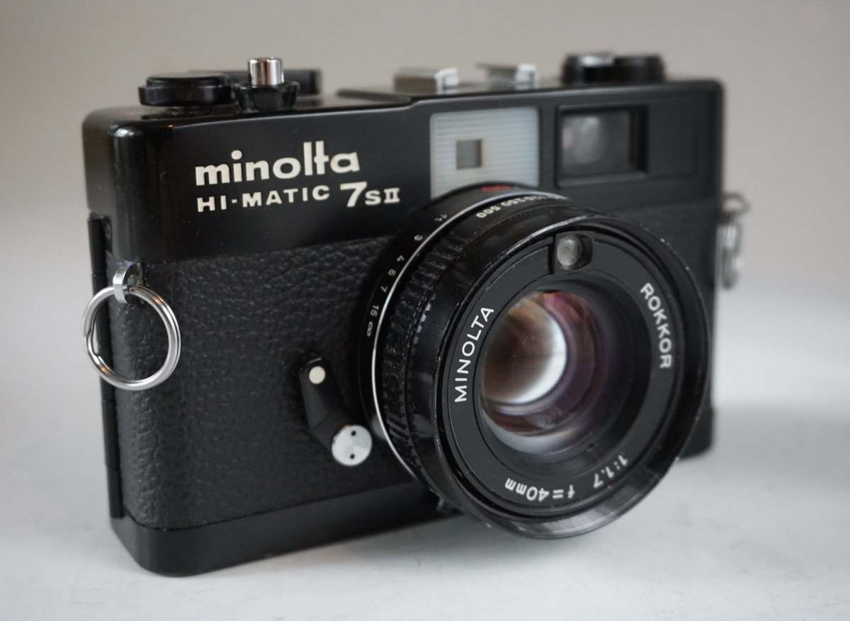 The handsome black paint version of the Minolta 7sII.